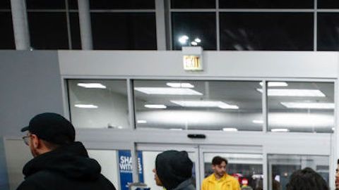 Tiendas como Walmart o Best Buy abrirán desde las 5:00 A.M.