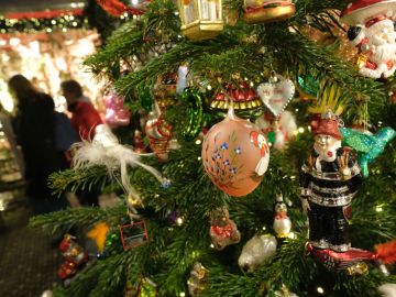 Los árboles de Navidad preiluminados comienzan a marcar tendencia.