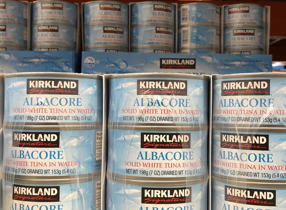 La línea Kirkland cuenta con una gran variedad de artículos como el atún.