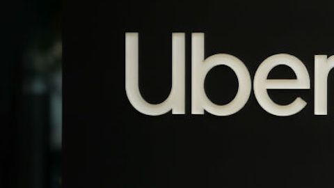 La empresa Uber ofrecerá rebajas del 50% en los traslados hacia los centros de votación.