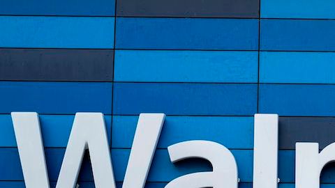 Walmart es una de las empresas que apoya el aumento del salario mínimo.