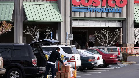 La tarjeta Visa Anywhere Citi de Costco ofrece un 2% de recompensas en las compras.