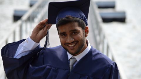 Los estudiantes universitarios y graduados tienen esperanza de cobrar un pago de estímulo.