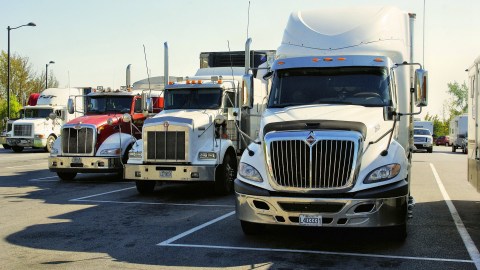 Los transportistas de materiales peligrosos pueden superar los 60 mil dólares con frecuencia.