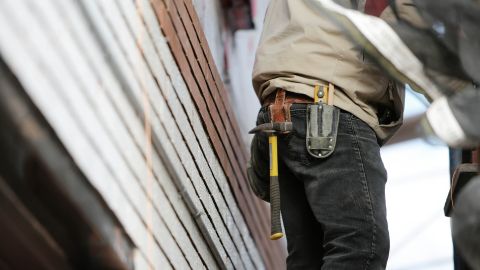 Frente a la terrible situación del desempleo, el chef se decidió a cambiar de carrera y se unió a un programa de capacitación de construcción sin costo en Colorado.