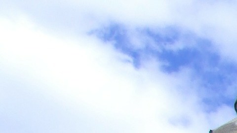 El salario promedio anual para un instalador de vallas publicitarias es de $23,032 por año, algo así como $11 por hora.