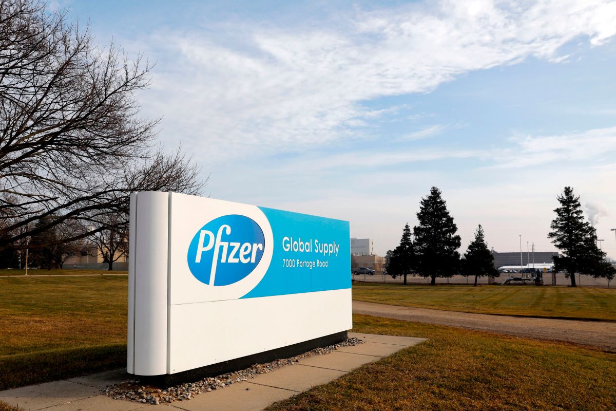 Pfizer tiene una titánica labor por delante tras la aprobación de su vacuna.