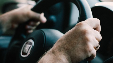 Los conductores, o Dashers, pueden ganar aproximadamente $5 por cada entrega, sin embargo tienen la opción de quedarse con el 100 por ciento de todas las propinas.