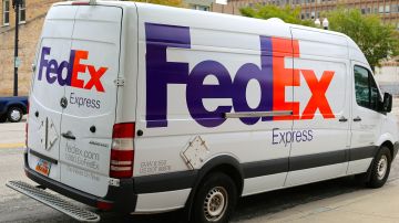 De acuerdo a Glassdoor, el sueldo promedio de un Manejador de paquetes en FedEx es de $25,780 anuales en Estados Unidos.
