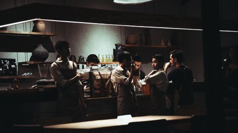 La nueva regulación final haría que sea legal para algunos restaurantes que las propinas se distribuyan entre los meseros y los miembros del personal que no reciben propinas.