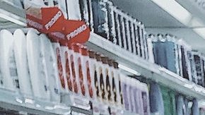 Los autoservicios diseñan tácticas para incentivar el gasto de los consumidores.