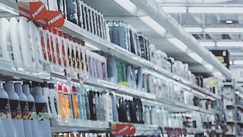 Los autoservicios diseñan tácticas para incentivar el gasto de los consumidores.