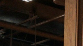 Para trabajar en Starbucks necesitas tener 16 años cumplidos, en donde podrías aplicar a algún puesto como barista, cajero o en administración.