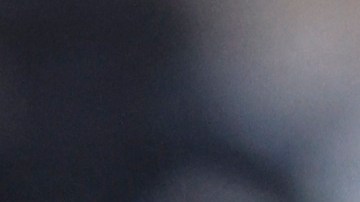 EA3558. WASHINGTON (ESTADOS UNIDOS), 20/01/2021.- El nuevo presidente de EE.UU., Joe Biden, señala durante su ceremonia de investidura hoy, en Washington (EE.UU.). El exvicepresidente y "amigo" de Barack Obama (2009-2017), Joe Biden, recurrió a su experiencia y moderación para imponerse al populismo del presidente de EE.UU., Donald Trump, en unas elecciones condicionadas por la pandemia de la covid-19 y la mayor crisis económica en décadas. Biden tendrá que compaginar, además, su labor de comandante en jefe de las fuerzas armadas con la de "sanador en jefe" dado que hereda un país resquebrajado tras el violento asalto al Capitolio de una turba de seguidores de Trump. Hace un año, su campaña titubeaba al borde del abismo después de perder estrepitosamente en las primeras citas electorales de Iowa y Nuevo Hampshire. EFE/ Jonathan Ernst POOL