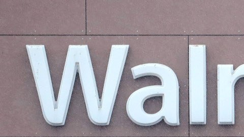 A partir de la primavera, clientes de Walmart podrán mandar dinero a otros países.