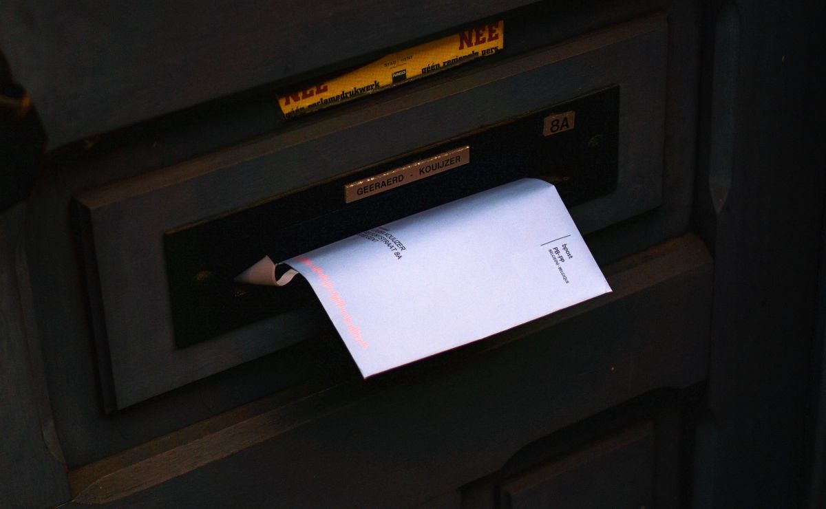 ¿Qué es mejor usar para enviar y recibir dinero un giro postal o una