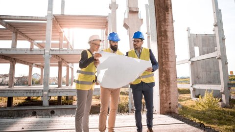 De acuerdo a la Oficina de Estadísticas Laborales, la mayor cantidad de empleos disponibles para los arquitectos se encuentran en los estados de California, Texas, Michigan, Florida y Nueva York.