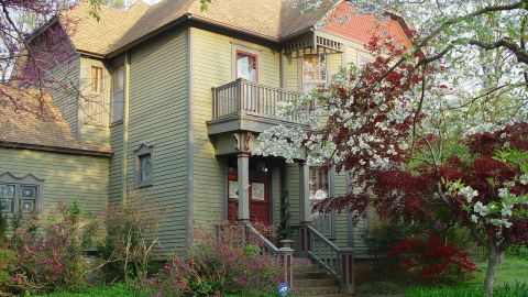 La arquitectura de las casas es uno de los distintivos en Fayetteville, Arkansas.