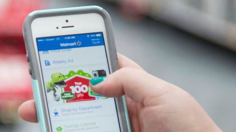 El dispositivo móvil puede ser una herramienta de ahorro en la compras en Walmart.