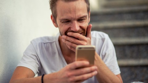 El conductor dijo que gana propinas adicionales gracias a que envía memes a sus clientes cada vez que recoge sus pedidos o una vez que está en camino, creando simpatía durante sus jornadas laborales.