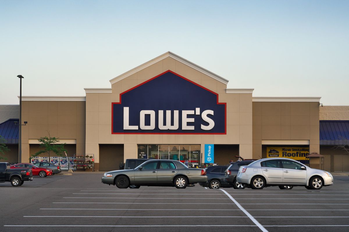 Lowe’s ya prepara un nuevo cheque de 300 para sus trabajadores e