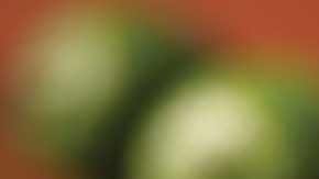 Para trabajar en Chipotle el requisito principal es tener al menos 16 años; en general los miembros de la tripulación ganan entre $10 y $ 11 por hora.