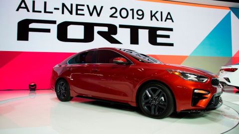 El KIA Forte 2019 tiene un rendimiento de hasta 40 millas por galón en carretera.