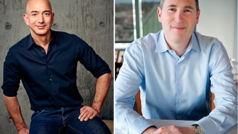 USA6897. SAN FRANCISCO (CA, EEUU), 02/02/2021.- Composición de dos fotografías cedidas por Amazon donde aparece su fundador y consejero delegado, Jeff Bezos (i), y su jefe del servicio de computación en nube Amazon Web Services (AWS), Andy Jassy (d). El gigante del comercio electrónico Amazon anunció este martes que Bezos abandonará su cargo en el tercer trimestre de este año y lo sustituirá Andy Jassy. La firma de Seattle (estado de Washington, EE.UU.) explicó que Bezos, el hombre más rico del mundo según la lista Forbes, pasará a ejercer de presidente ejecutivo de Amazon. EFE/ Amazon/SOLO USO EDITORIAL/NO VENTAS/SOLO DISPONIBLE PARA ILUSTRAR LA NOTICIA QUE ACOMPAÑA/CRÉDITO OBLIGATORIO