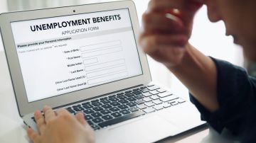 El gobierno de Nueva York pone a tu disposición una calculadora virtual para estimar tu posible beneficio semanal del seguro de desempleo del estado.