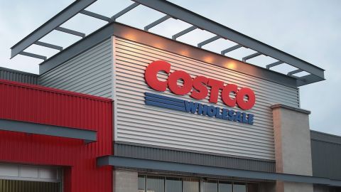 En Costco se pueden comprar 50 rosas por menos de $40 dólares.