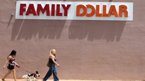 Family Dollar ofrece entrega a domicilio en una hora para sus compras en línea.