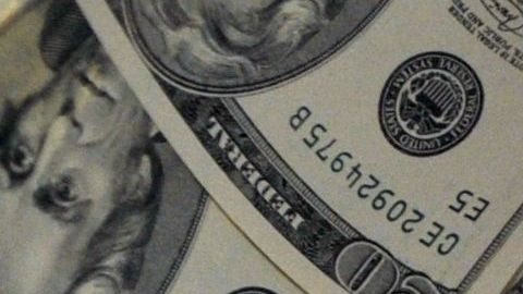 US Currency is seen in this January 30, 2001 image. AFP PHOTO/Karen BLEIER (Photo by KAREN BLEIER / AFP) (Photo by KAREN BLEIER/AFP via Getty Images)