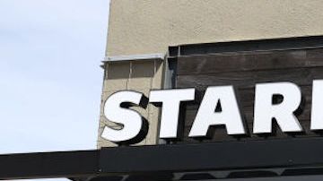 Starbucks quiere apuntalar su servicio de drive-thru.