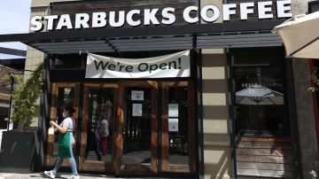 Starbucks quiere apuntalar su servicio de drive-thru.