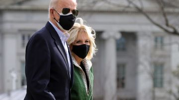 WASHINGTON, DC - FEBRUARY 26:  U.S. President Joe Biden and first lady Jill Biden walk towards the Marine One on the South Lawn prior to a departure from the White House February 26, 2021 in Washington, DC. President Biden and the first lady are traveling to Houston to see the damages and the recovery efforts from a deadly winter snowstorm and visit a FEMA COVID-19 vaccine site. (Photo by Alex Wong/Getty Images)
