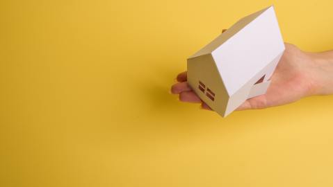 Tu casa sirve de garantía para solicitar un préstamo o una HELOC por medio del valor líquido de tu vivienda.