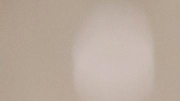 Los trabajadores de hotel tendrán este escudo de protección ahora que el gobierno decidió colocarlos en el grupo de priorización 1B para que les sea aplicada la dosis, dejando a los departamentos de salud locales a que determinen cómo, cuándo y dónde.