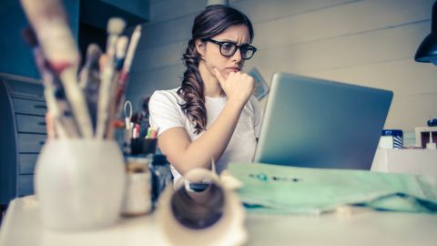 Un ejemplo de estas páginas es Pinecone Research, un sitio de pruebas de productos para artículos que no se han presentado al público en general. Te pagan mediante puntos a cambio de completar cuestionarios sobre los productos que la empresa te envía.