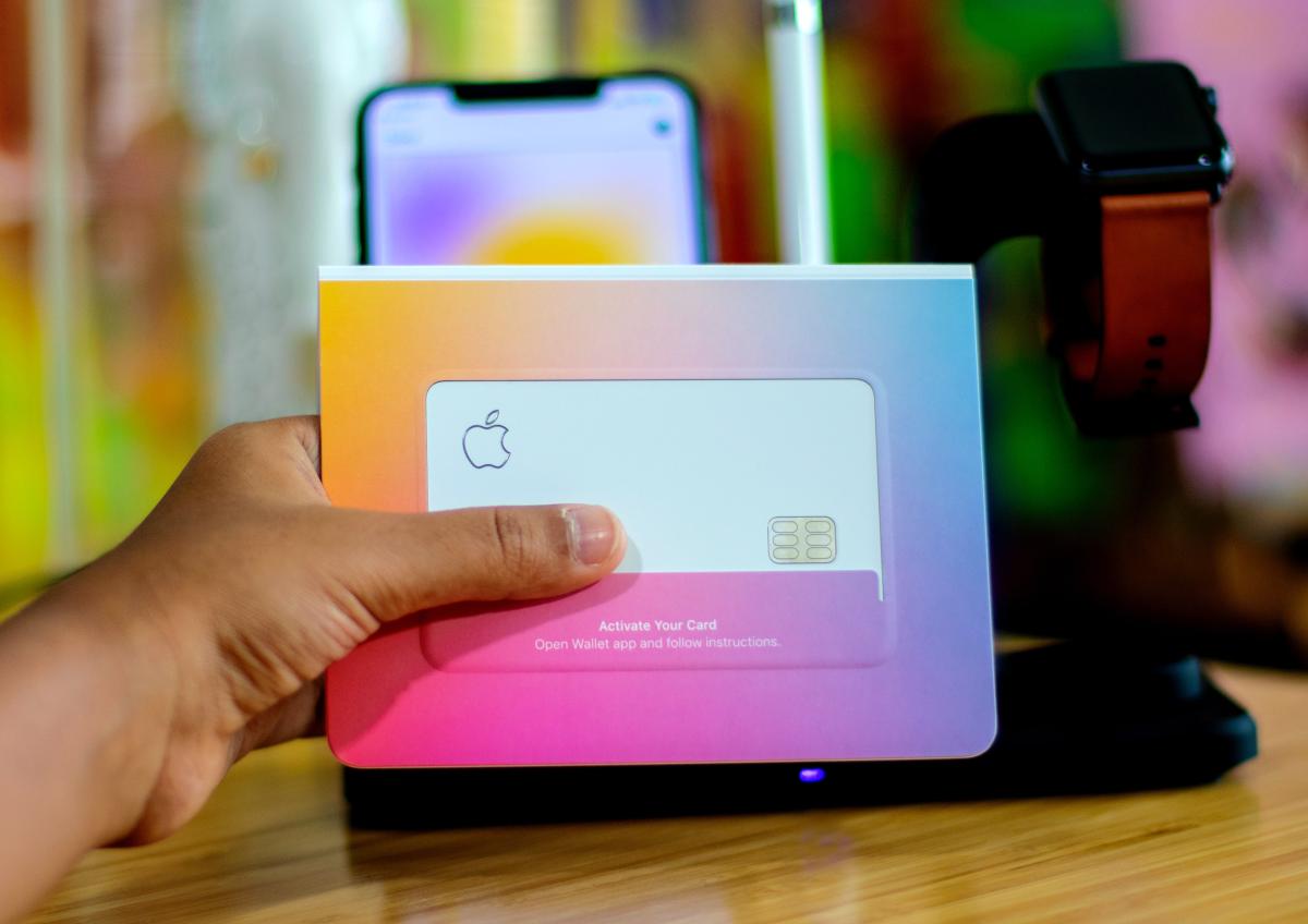 Cómo funciona la nueva Apple Card Family, la tarjeta para generar crédito  en familia - Solo Dinero