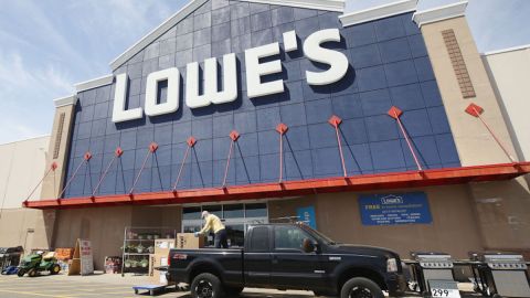 La entrega de árboles de Lowe’s se engloba en la iniciativa Jardines para Llevar.