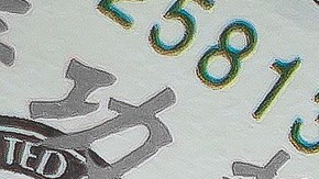 Quemar billetes o dañar monedas es un delito.