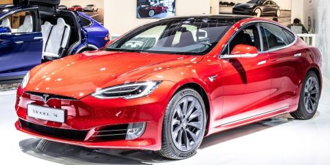 Tesla-ModelS-Grzegorz-Czapski-credits-shutterstock