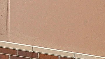 DES PLAINES, IL - AUGUST 05:  Two job applicants, with their applications in hand, walk past a Now Hiring sign into a new grocery store under construction August 5, 2005 in Des Plaines, Illinois. In a report released today, the U.S. Labor Department reported that US employers added 207,000 jobs in July. (Photo by Tim Boyle/Getty Images)
