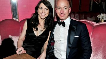 WEST HOLLYWOOD, CA - FEBRUARY 26:  (L-R) CEO of Amazon Jeff Bezos and  writer MacKenzie Bezos attend the Amazon Studios Oscar Celebration at Delilah on February 26, 2017 in West Hollywood, California.  (Photo by Jerod Harris/Getty Images)
