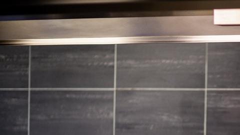 Empleado de restaurante en Estados Unidos