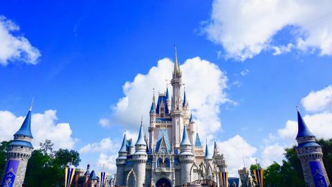 Disney está constantemente buscando personal para sus complejos.