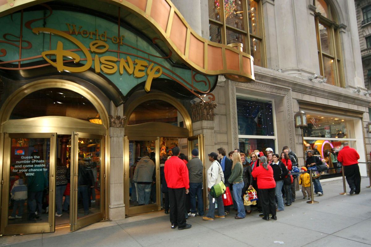 Por qué Disney Store decidió cerrar 60 tiendas físicas en EE.UU. Solo