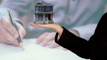 Alquilar una propiedad, sea un apartamento o una casa, significa poner mucho dinero mes con mes.