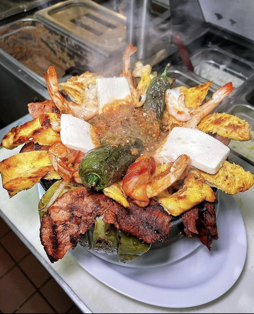 Cuernavaca's Grill_Molcajete