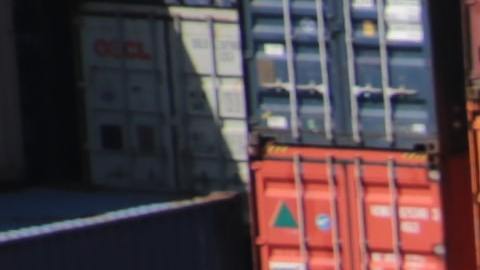 Los puertos de California y Washington tienen miles de contenedores con mercancía en espera ante la falta de conductores de camiones en Estados Unidos.